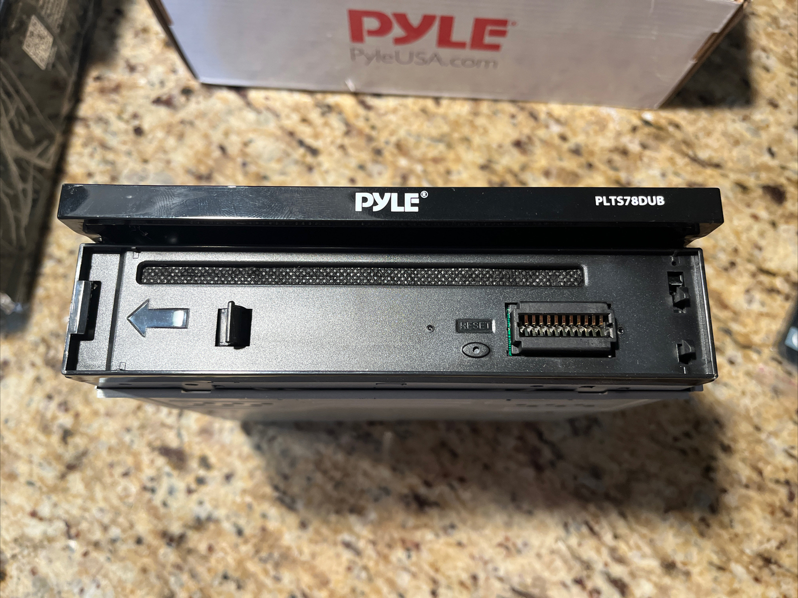 PYLE PLTS78DUB 7" TOUCH SCREEN CD/DVD/MP3 Car Player w/USB AUX Receiver