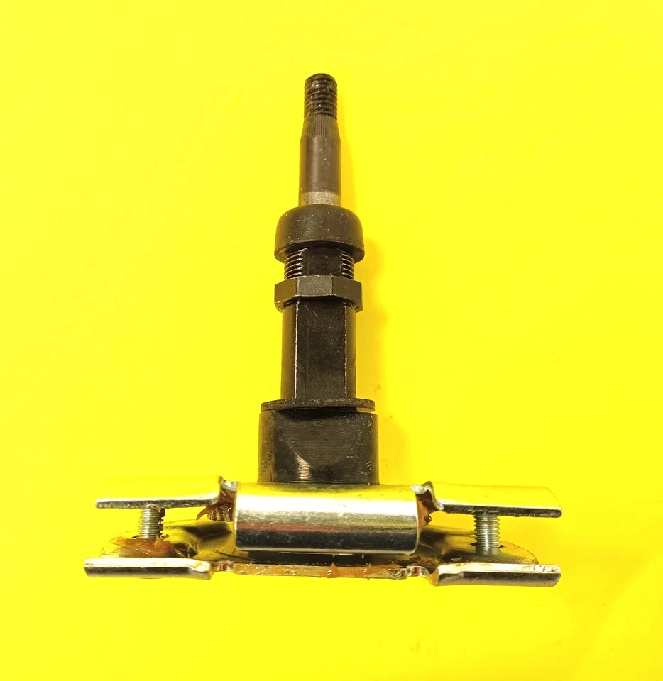 Defender Land Rover TD5 Windscreen Wiper Rack Cable & Wheel boxes 2002 - 2006 - Image 2 of 3