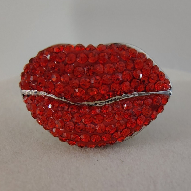 ​David Sigal Stainless Steel Red Pave Crystal Lips Cocktail Statement Ring Sz 8