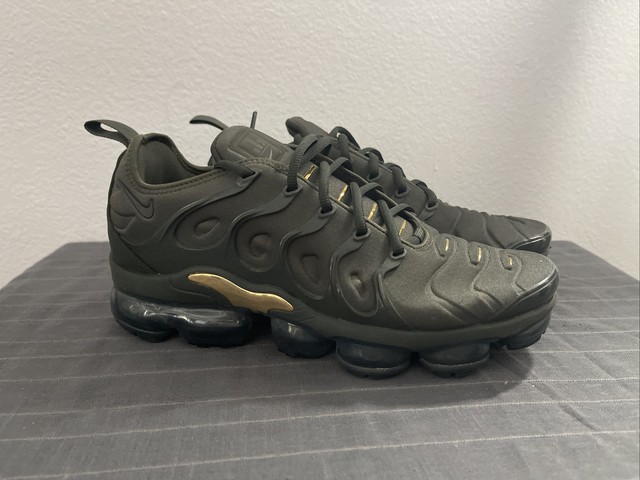 nike vapormax plus cargo