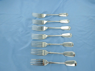 Ein antikes Set SECHS Sterlingsilber Geigenrücken Dessertgabeln. London 1876.