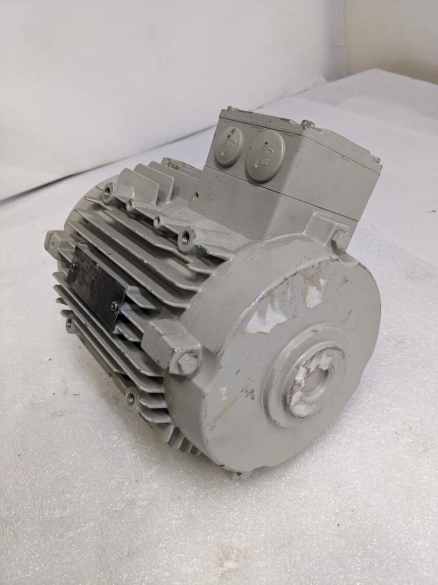 SIEMENS 1PP70904AA99-ZX00 MOTOR IP54 50HZ 200-240V 4.5A 1.1KW NEW