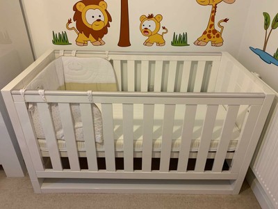 white gloss cot