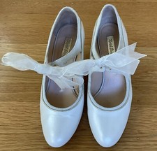 Rachel Simpson UK Closed Toe Satin Tie Opaline White Wedding Shoes Sz 39 / 8 US