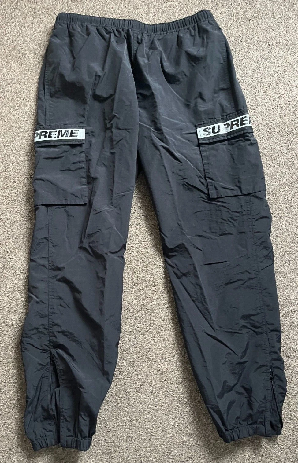 Pantalon cargo en nylon réfléchissant Supreme taille S