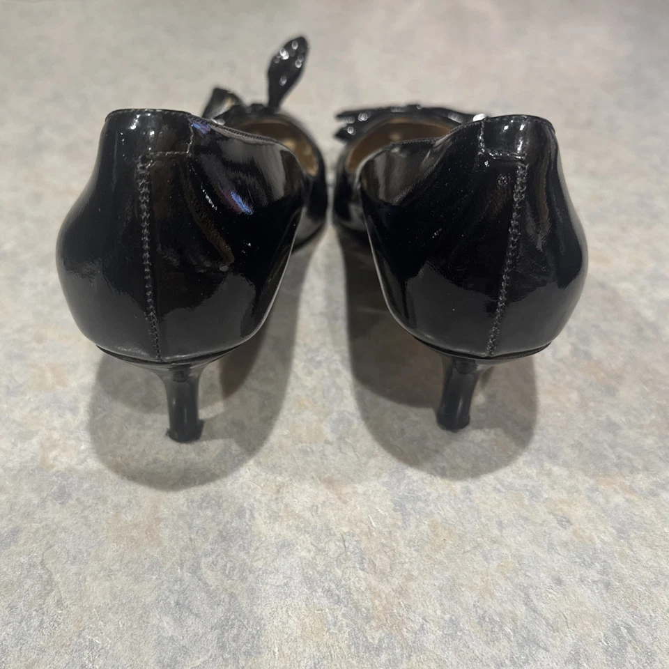 Women's~Joan & David~Dagardner~Kitten Heel~black~Patent Leather~Pump~8 1/2 - Image 3 of 4