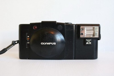 Olympus XA2 analoge Sucherkamera 35 mm mit Objektiv F.Zuiko 35 mm f/2,8 LESEN