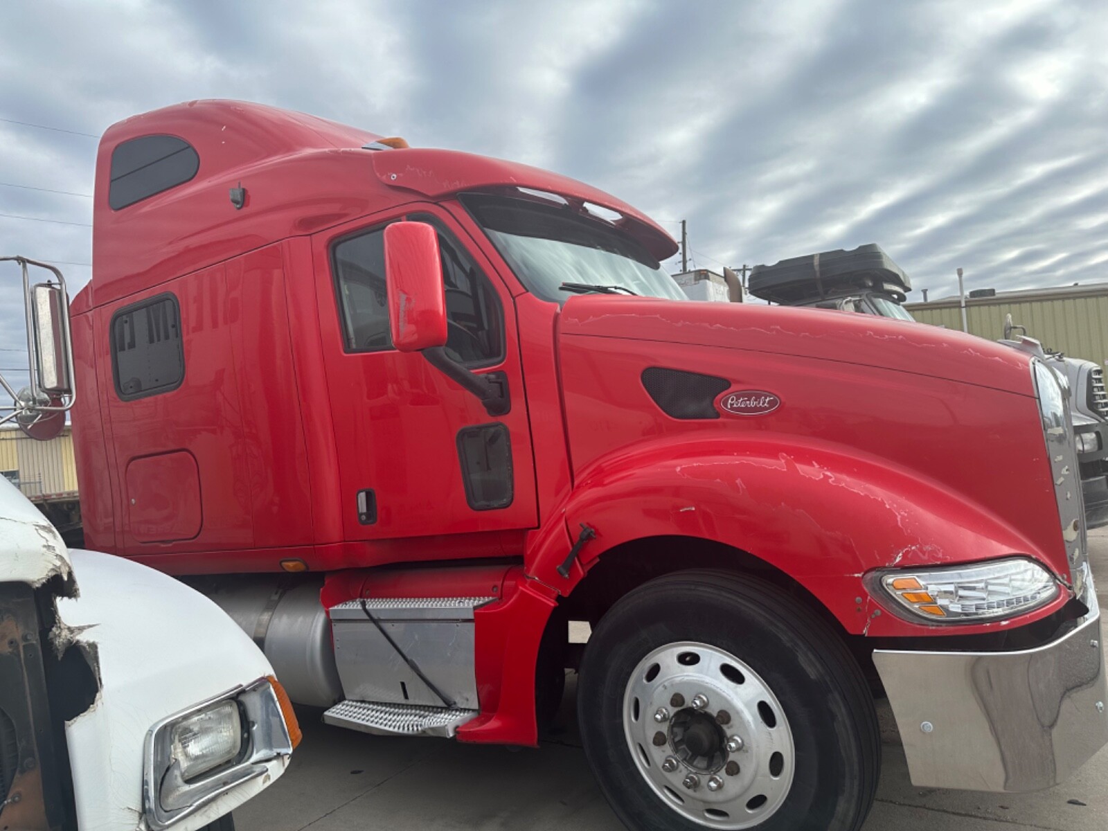 Used peterbilt semi truck