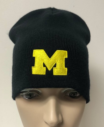 BLACK KNIT HAT EMBROIDERED LOGO 