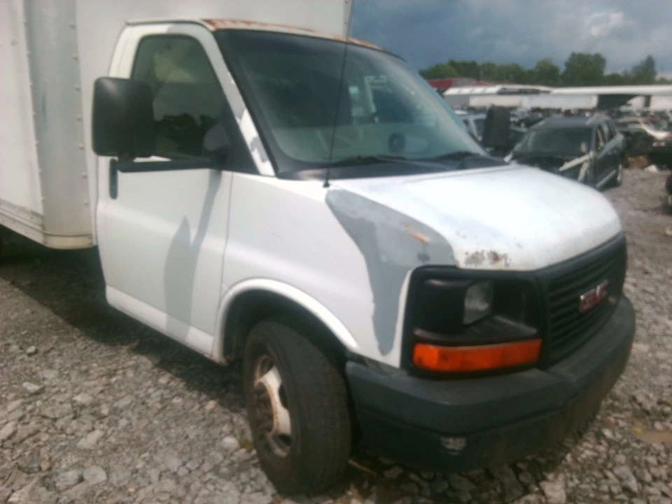 Condenser GMC VAN SAVANA 3500 03 04 05 06 07 08 09 10 11 12 13 14 15 16 17 18 — 第 3/4 张图片