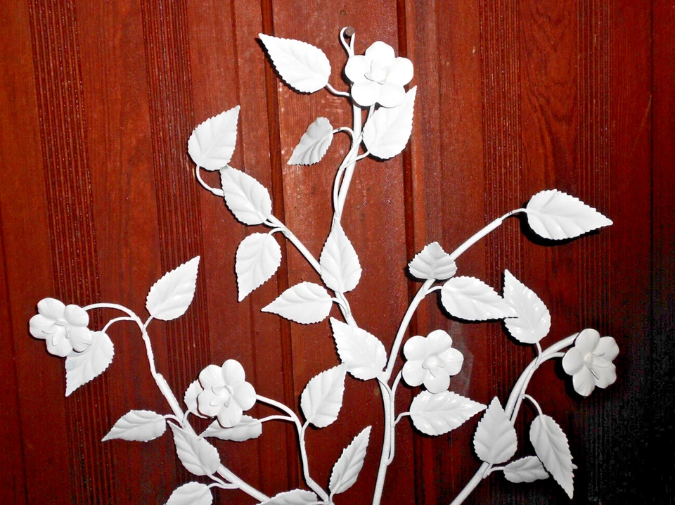 Aplique de pared floral de metal blanco para 2 velas 24 x 16 pulgadas Foto 4 de 4