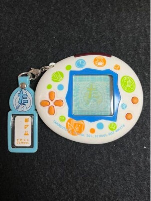 Tamagotchi's Tamagotchi School 本体 Tamagotchi School Version Dot White Color Se-to-Ze-In-Syu-Gochi