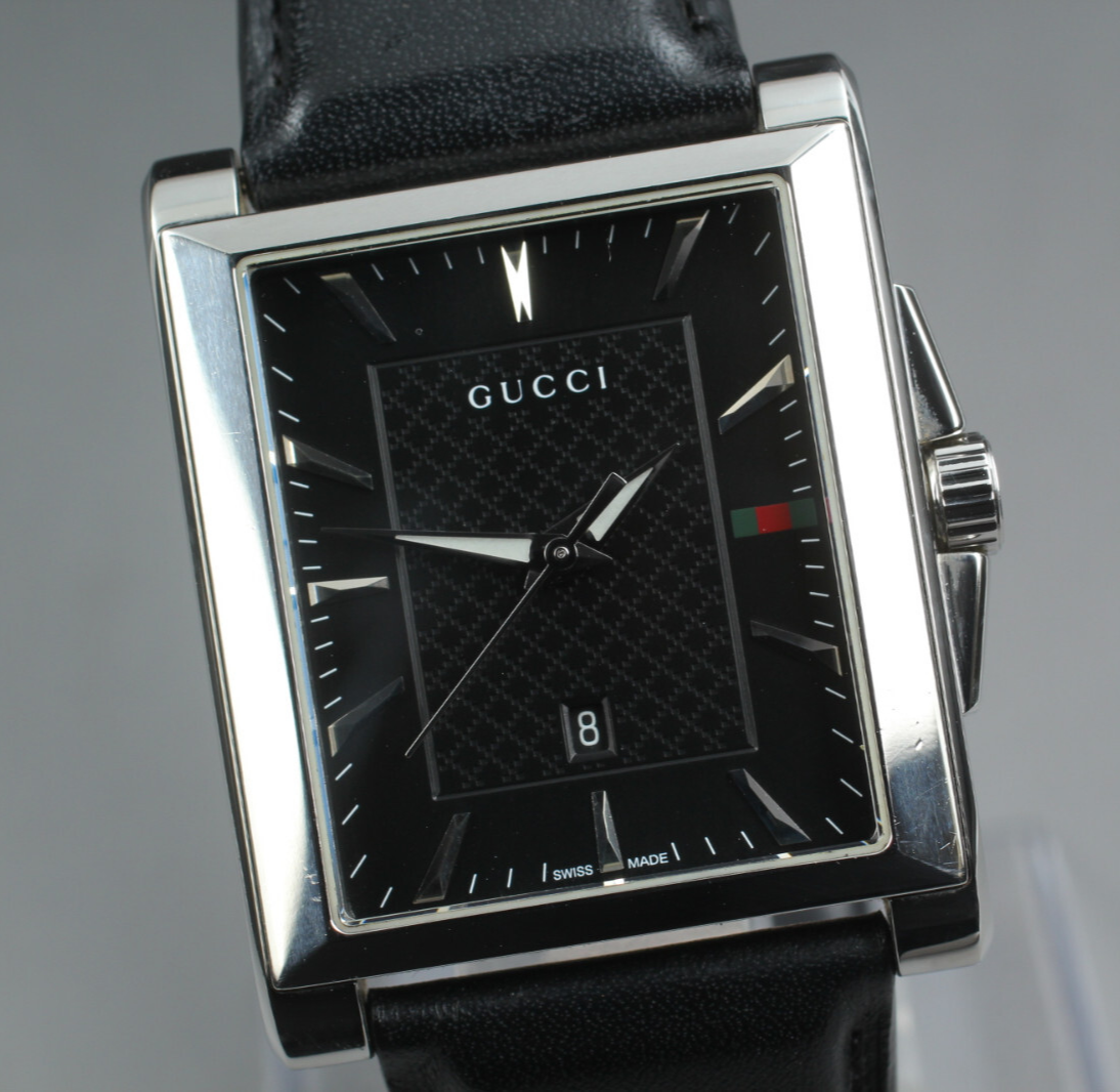 GUCCI アナログ置時計 SW-8 MINT] Gucci G Timeless 138.4 Black Dial Quartz Men's Watch Leather