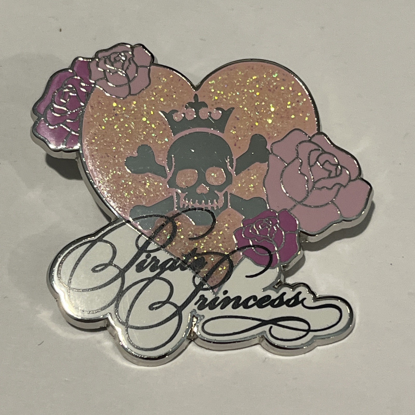 Disney Pin Trading Pin Pirates Caribbean 2011 New on Card MINT v19