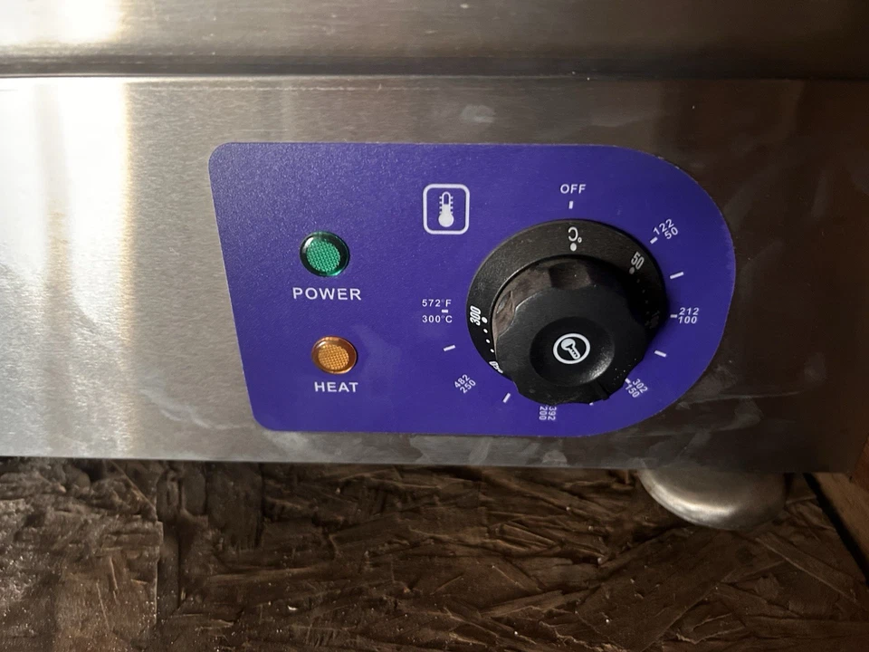 Parrilla/plancha eléctrica comercial de tapa plana, estufa eléctrica, 110 V, 60 Hz, 2,6 kW Foto 3 de 4