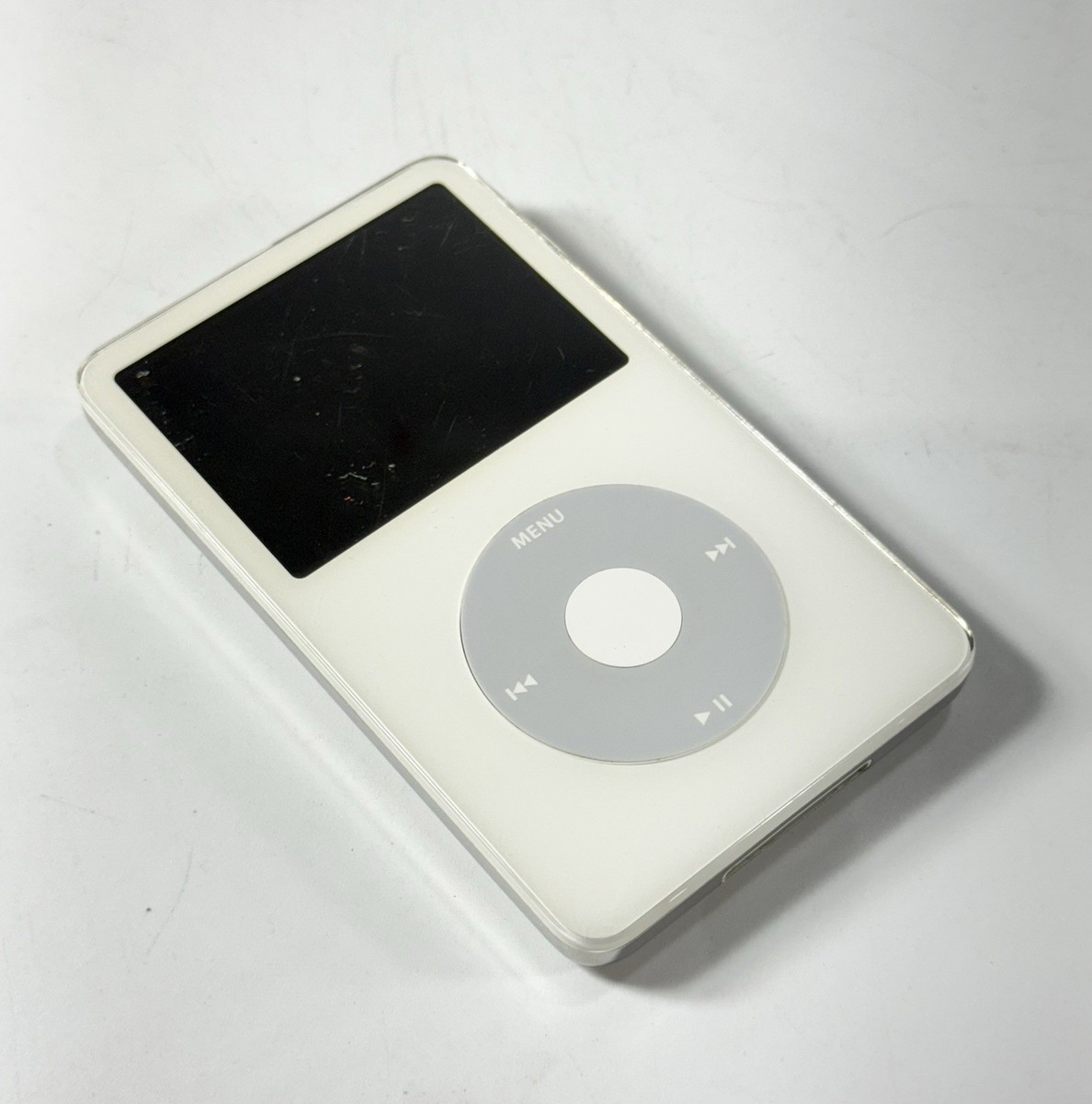 Apple iPod Video Classic 5th Generation White 30GB ~ Model