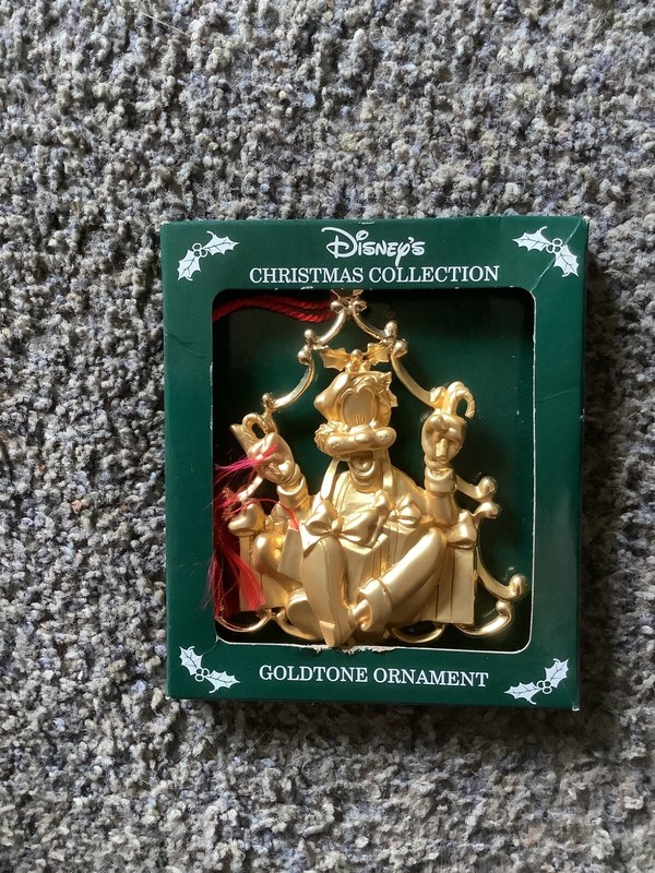 Vtg. Disney's Christmas Collection Goofy Goldtone Ornament Walt Disney World-D2