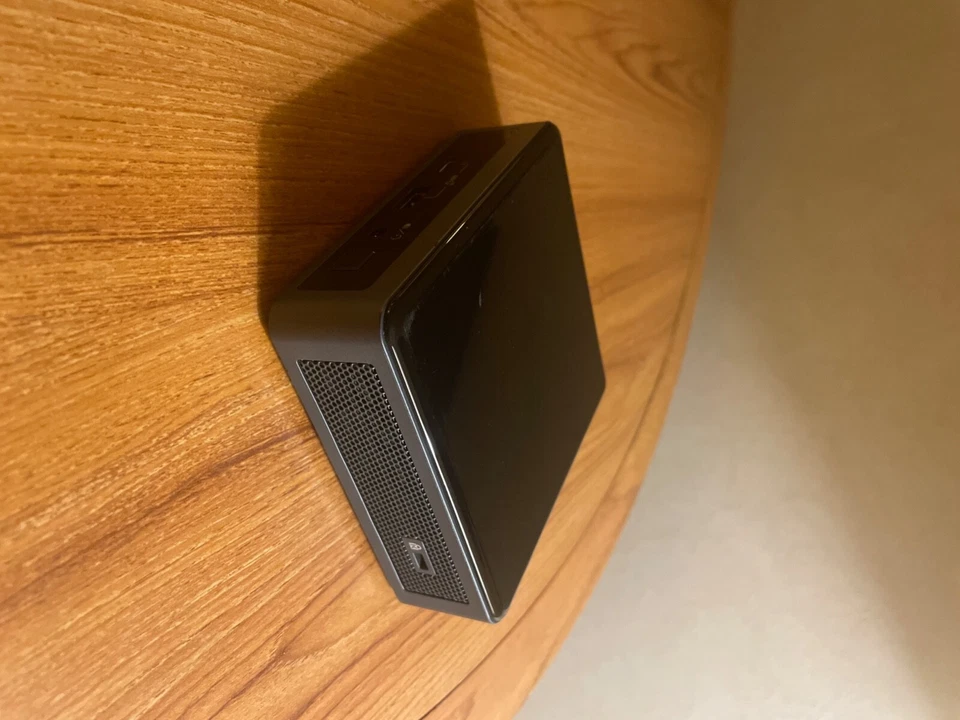 英特尔 NUC 10 NUC10FNK 酷睿 i7-10710U 8GB RAM 无固态硬盘 — 第 2/4 张图片
