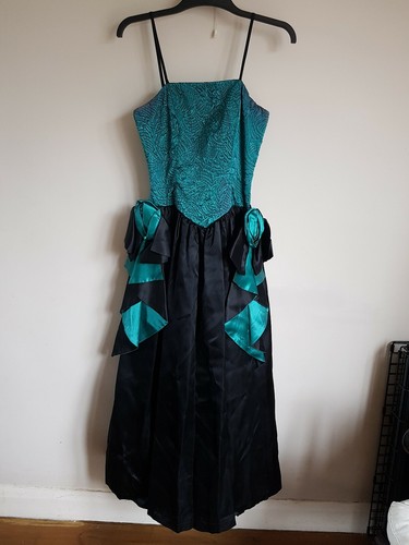Evening Wear Green \u0026 Black Dress 