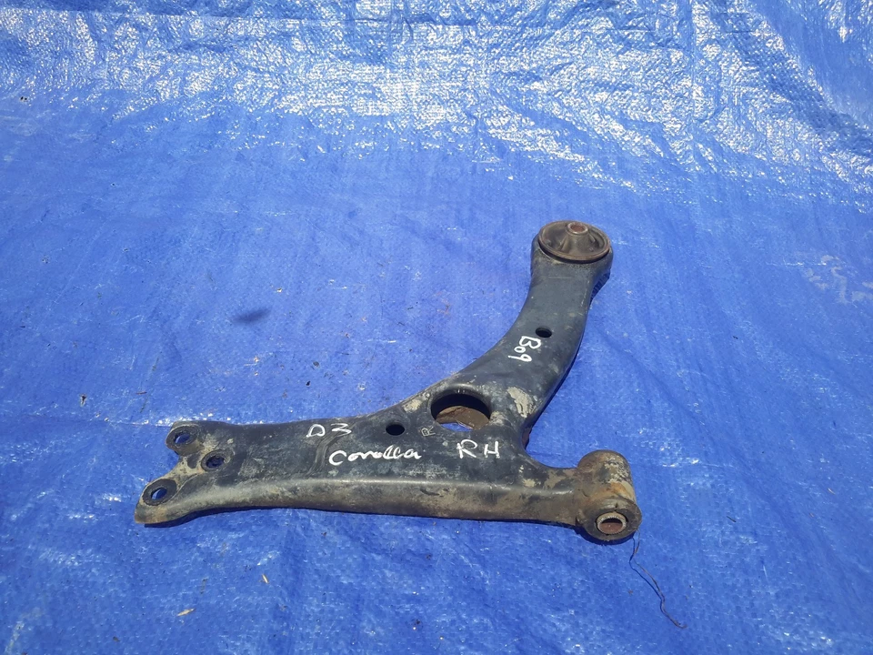 Brazo de control inferior delantero derecho pasajero Toyota Corolla 2003-2008 OEM 48068-02021 Foto 3 de 4