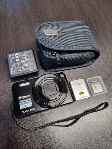 Nikon COOLPIX S7000 kompakte Digitalkamera schwarz & 16GB Speicher Akku & Ladegerät