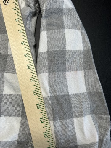 J Crew Mid-Weight Flannel Men’s L Gray White Plaid LS Button Up Shirt *stain - Bild 3 von 7