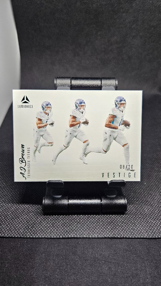 2022 Panini Luminance - Vestige A.J. Brown #VST-AJB Green /10