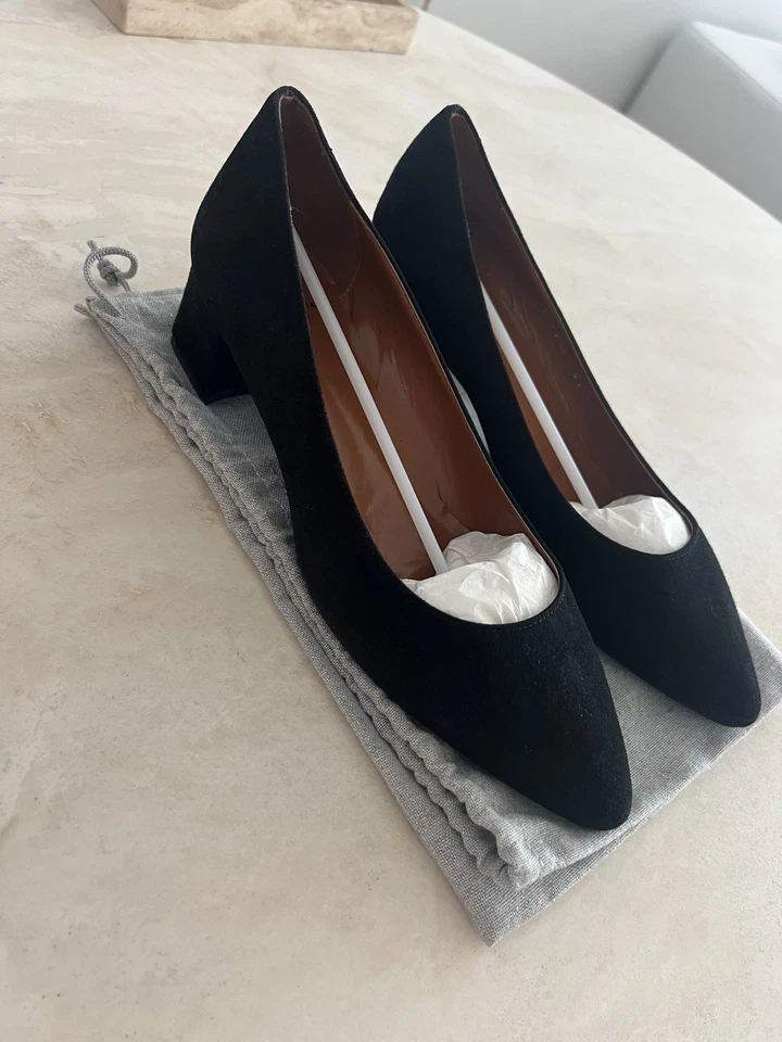 Aquatalia Pasha Black Suede Pumps Heels 1.8" Waterproof - US 8.5 (Made In Italy) - Image 3 of 4