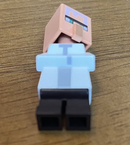 2016 Lego Minecraft Minifigure Librarian Villager (Genuine) - White Top - RARE - Picture 8 of 8