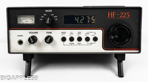 Lowe HF-225 Radio Shortwave AM SSB CW Receiver UK CLASSIC Sync Bd & Whip Pre Amp - Picture 3 of 13