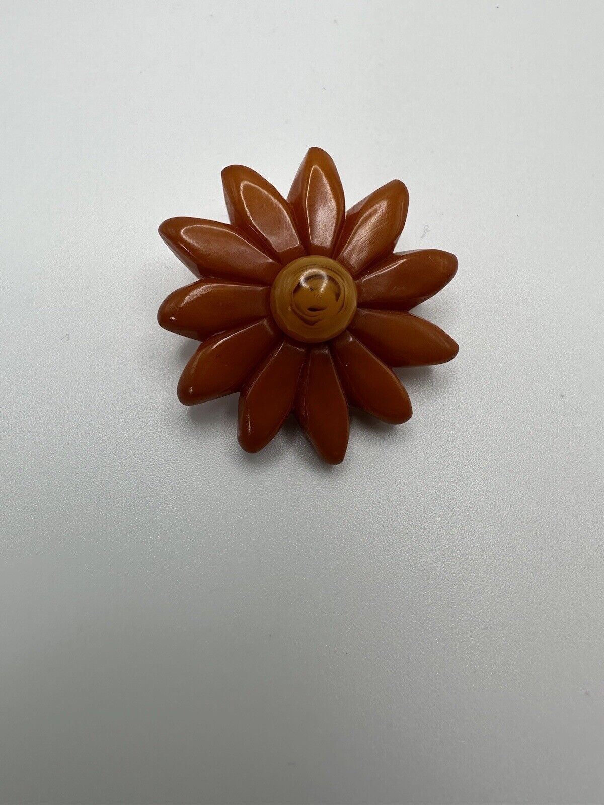 Vintage Orange Bakelite Flower Brooch 3.6cm - image 4