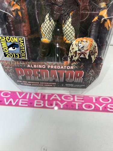 NECA COMIC CON EXCLUSIVE 2013 PREDATOR ALBINO PREDATOR ACTION FIGURE Authentic - Picture 4 of 9