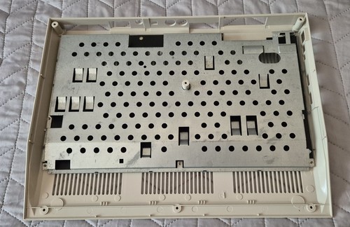 COMMODORE 128 Funda Ordenador | Chasis | Caja con Placa de Blindaje | BAJA SN: 9974 - Imagen 15 de 21