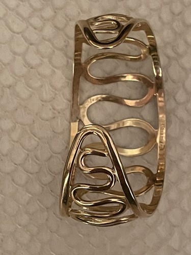 SARAH COVENTRY Cuff Bracelet Open Work Gold Tone Signed BEAUTIFUL! - Picture 6 of 7