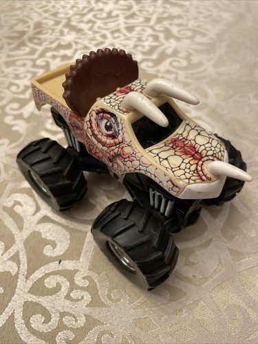 Mattel Hot Wheels Monster Jam Truck Jurassic Attack Triceratops Friction Truck - Picture 2 of 9
