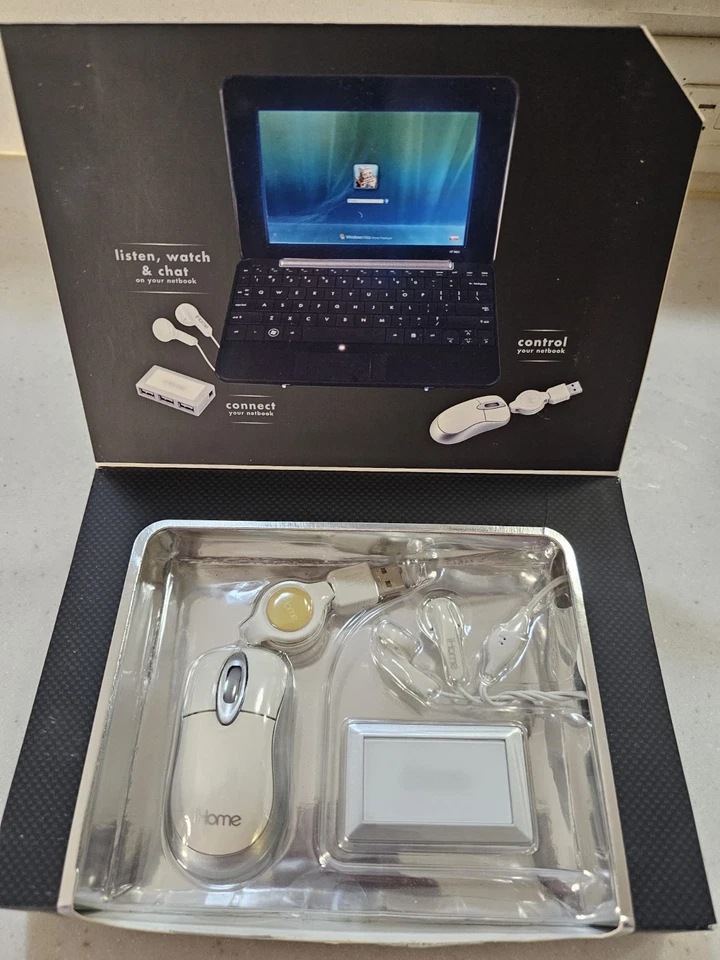 New 3-in-1 iHOME Netbook Accessory Wired Kit Built in Mic 4 USB Ports IH-B935NW - Image 3 of 4