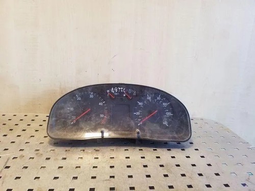 VW PASSAT Variant B5 3B6 Kombiinstrument 110008794010 1.90 Diesel 74kw 26115613