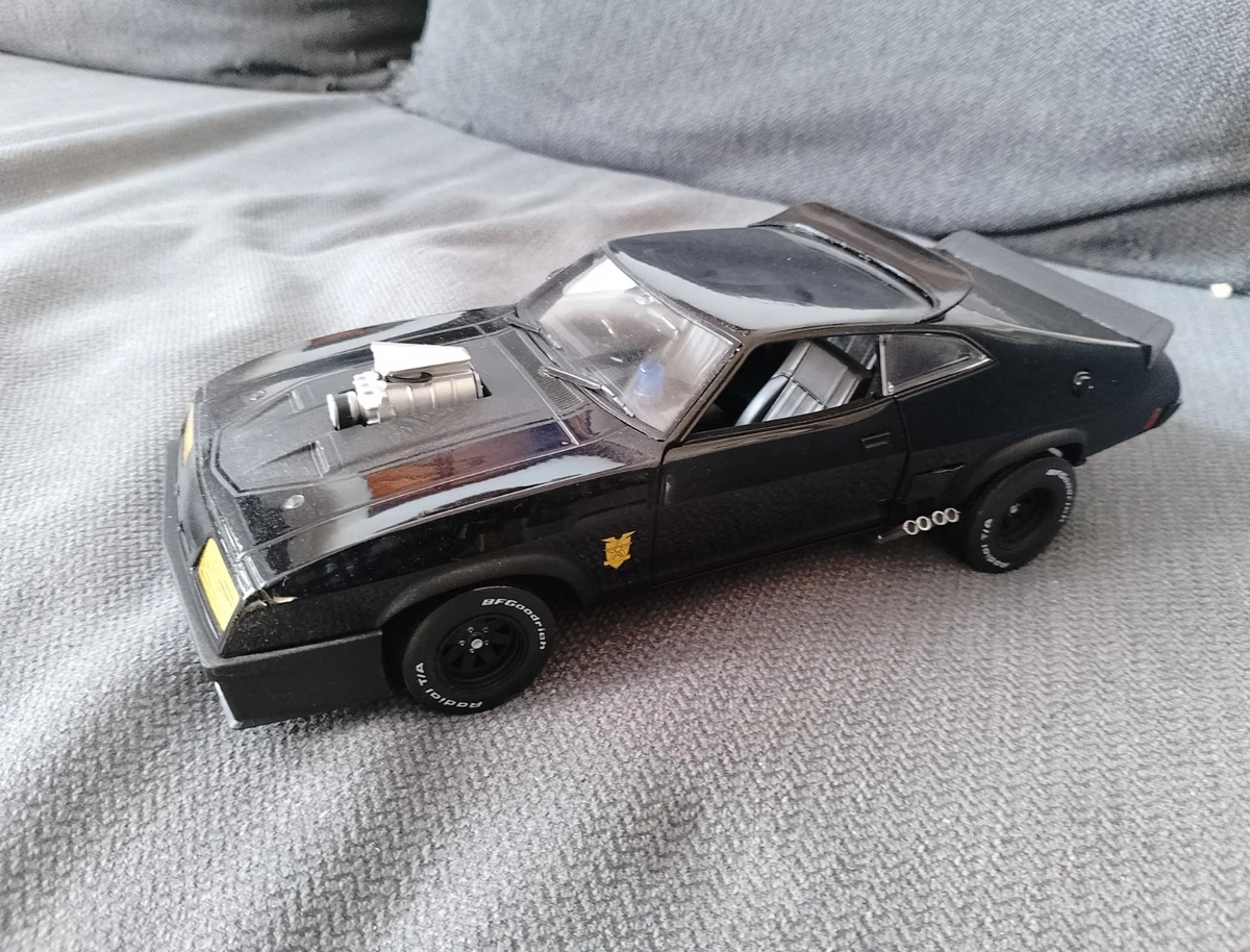 Mad Max Interceptor in Modellautos, -Lkws & -Busse online kaufen