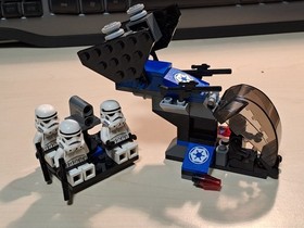 LEGO Star Wars: Imperial Dropship (7667) with figures and instructions