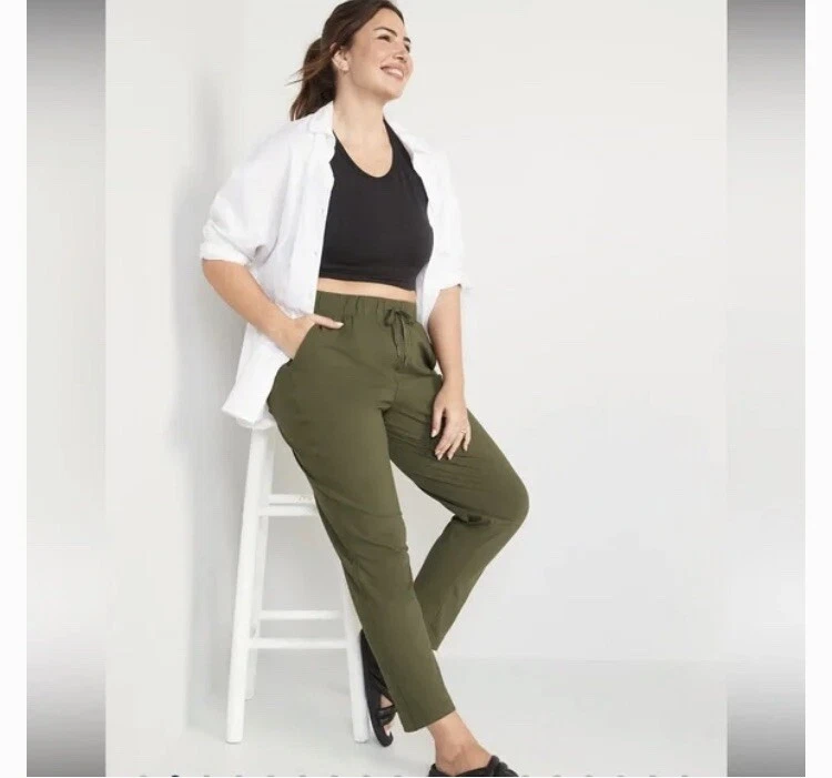 Old Navy High-Waisted Cropped Straight Sweatpants for Women – Search By  Inseam