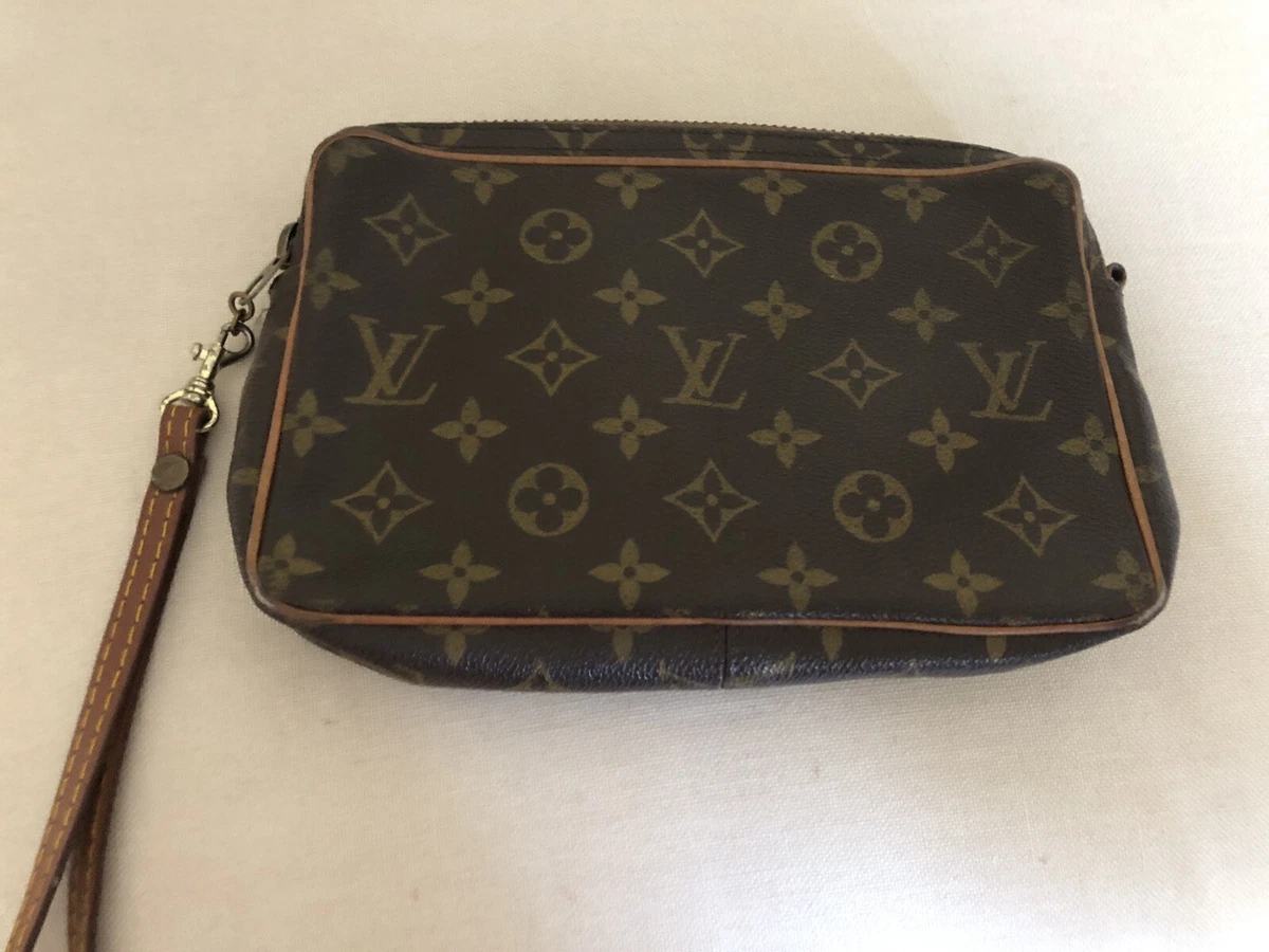 Lv wristlet online wallet