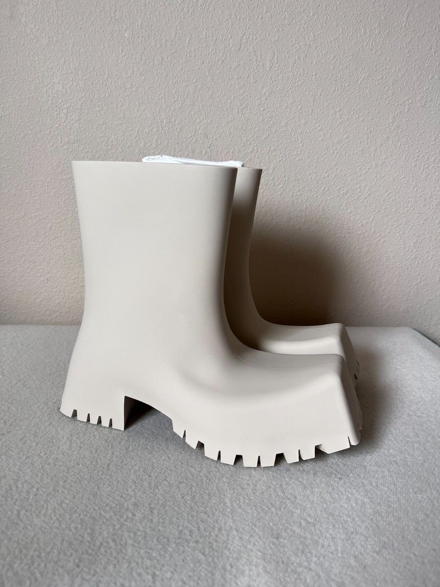 Balenciaga Rubber Trooper Boots - Size 36 - Beige - Brand Balenciaga Rubber Trooper Boots - Size 36 - Beige - Brand