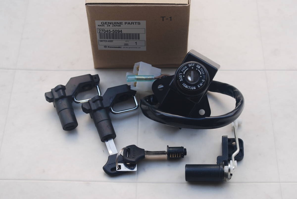 Rare KAWASAKI GPZ900R A12-A16 Genuine Key Set 27045-5094 Brand New