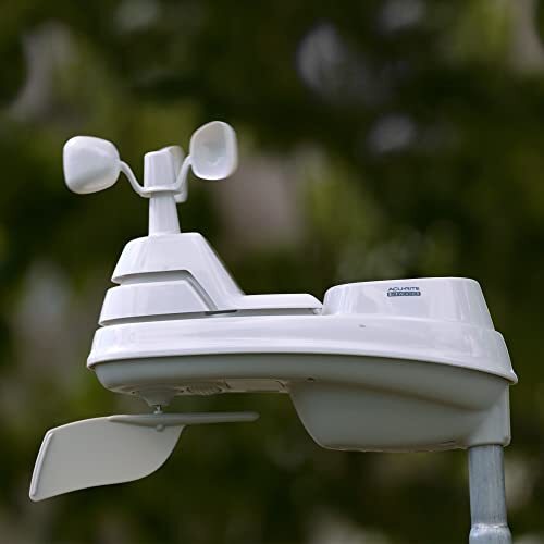 AcuRite (5-in-1) Professional Weather Station with Lightning Detection