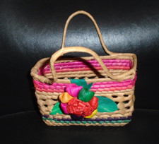 SMALL VINTAGE HAND WOVEN STRAW PURSE WITH FLOWERS