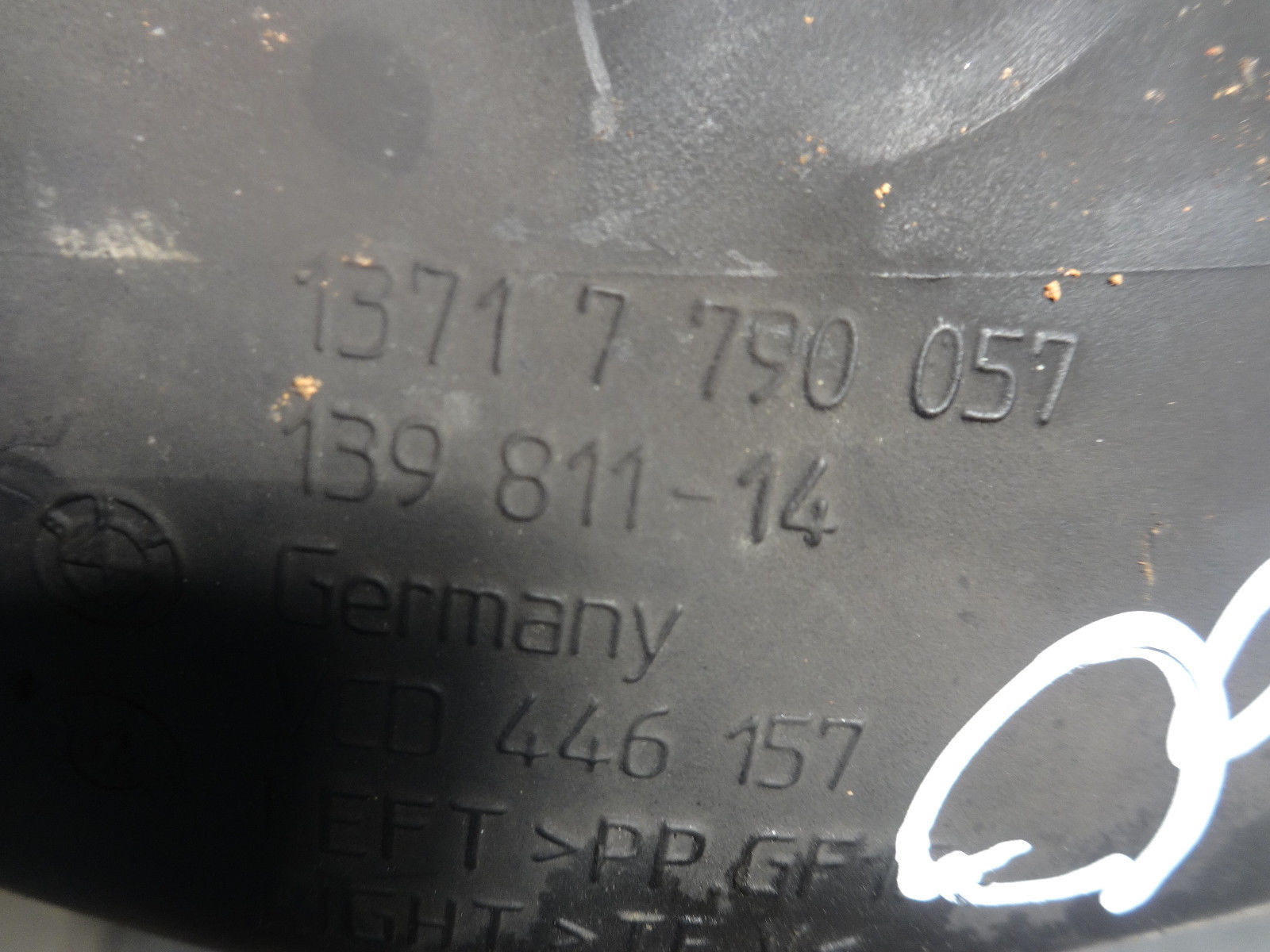 BMW E60 / E61 20032010 530D M57 Cold Air Intake Duct Pipe Plastic