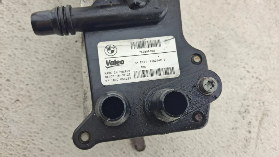 BMW F10 528i xDrive 2012-2016 sedán intercambiador de calor enfriador de aceite para transmisión automática OEM Foto 4 de 4