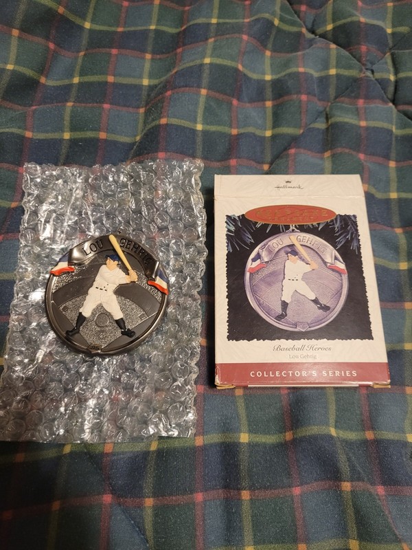 Hallmark Keepsake 1995 Lou Gehrig Baseball Heroes Ornament
