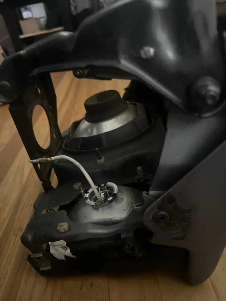 Faro conductor lado izquierdo Nissan Z31 300zx 1984 a 1986, como nuevo muy buen estado Foto 4 de 4