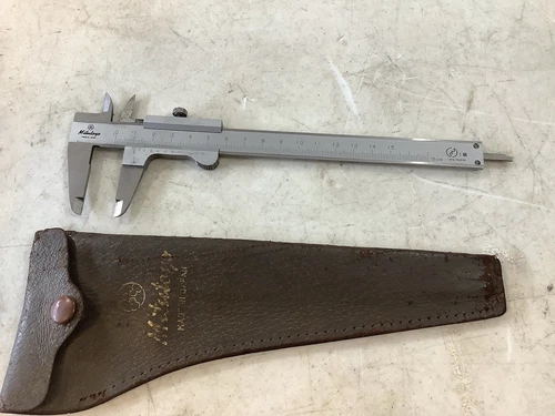 Mitutoyo digital caliper 6 with pouch